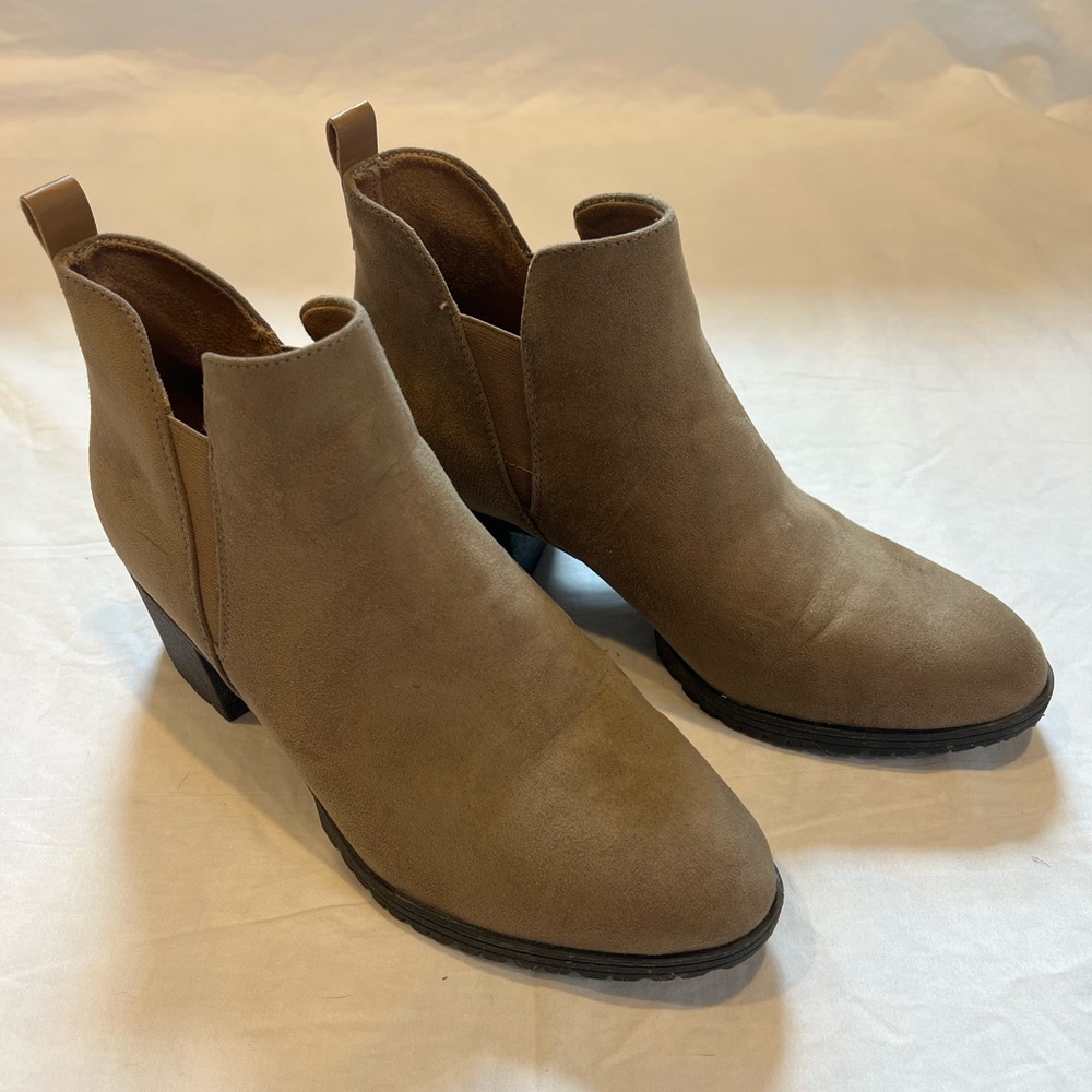 Dr. Scholl’s brown booties